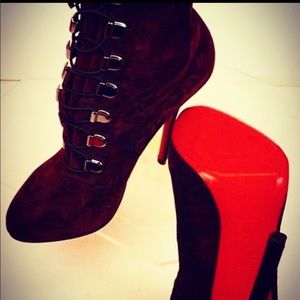 Christian Louboutin Brown/wine
Troopista 120 Wine Suede
Lace Up Ankle Boots
